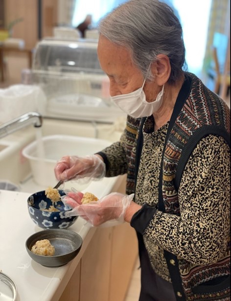 今日のご飯はおにぎりにしました＊＊桔梗ユニット＊＊